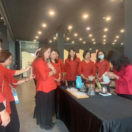 Qun Feng Hotel Fenchihu Bagian luar foto