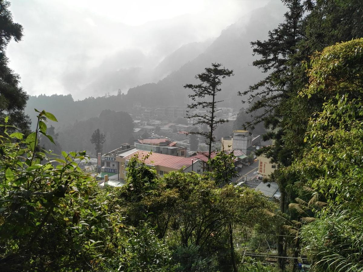 Qun Feng Hotel Fenchihu Bagian luar foto