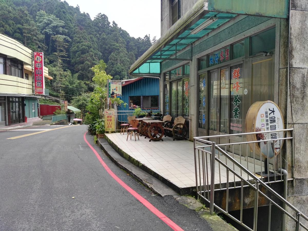 Qun Feng Hotel Fenchihu Bagian luar foto