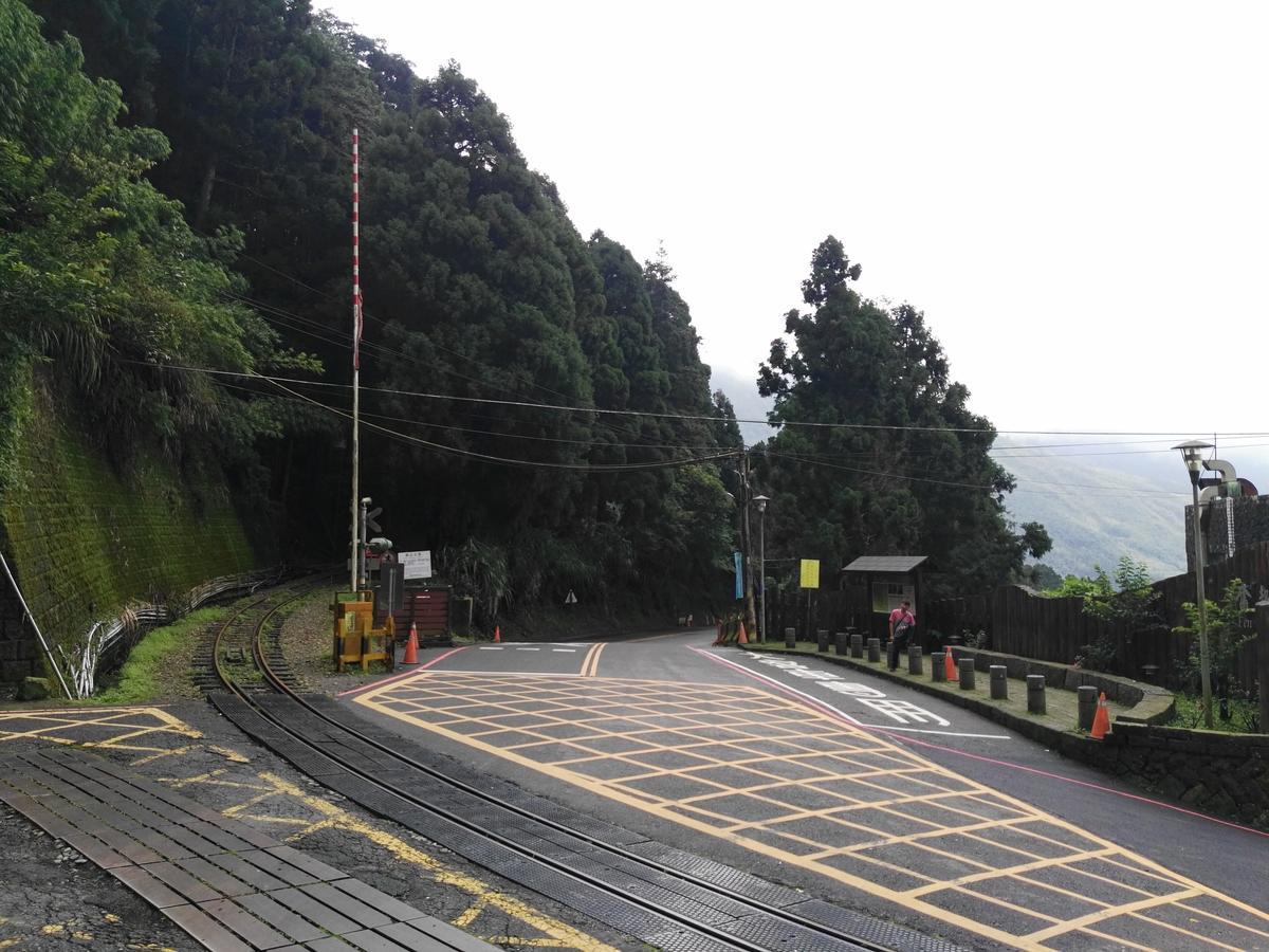 Qun Feng Hotel Fenchihu Bagian luar foto