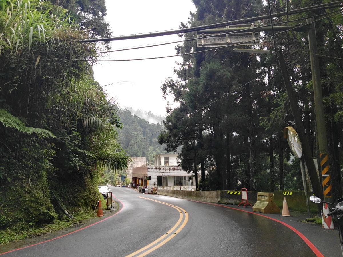 Qun Feng Hotel Fenchihu Bagian luar foto